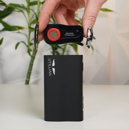 Inserting a removable mouthpiece on Utillian 850 from the top