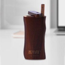 RYOT Dugout en bois magnétique avec One Hitter assorti