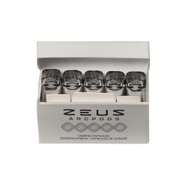 Boîte d'emballage des Zeus WaxPods, avec plein de capsules cylindriques argentées alignées, et le logo « Zeus Arcpods » bien visible sur le devant.