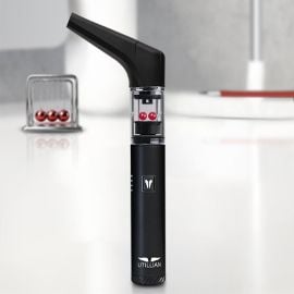 Utillian 6 Dab Pen standing upright on a table